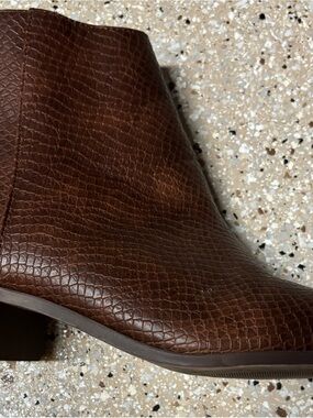 Textured Brown Women's Ankle Bootie - Classic Comfort